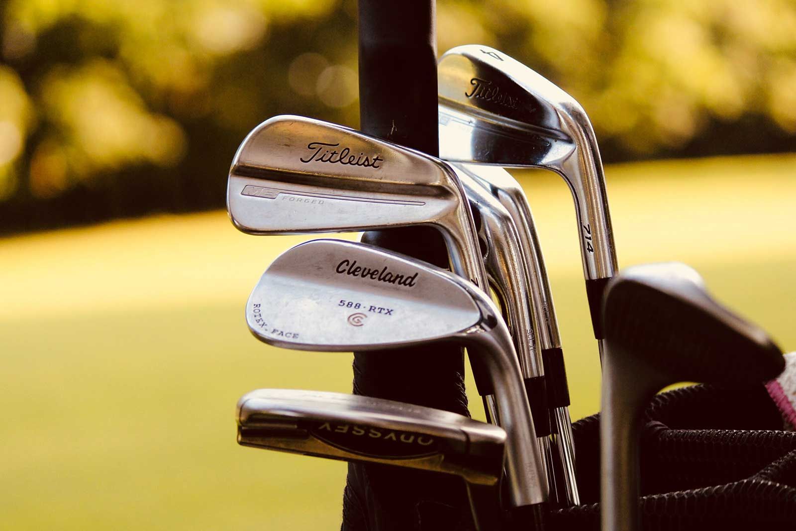 Gậy Golf Siêu Sang: Top Bộ Gậy Đẳng Cấp Nhất Dành Cho Giới Thượng Lưu