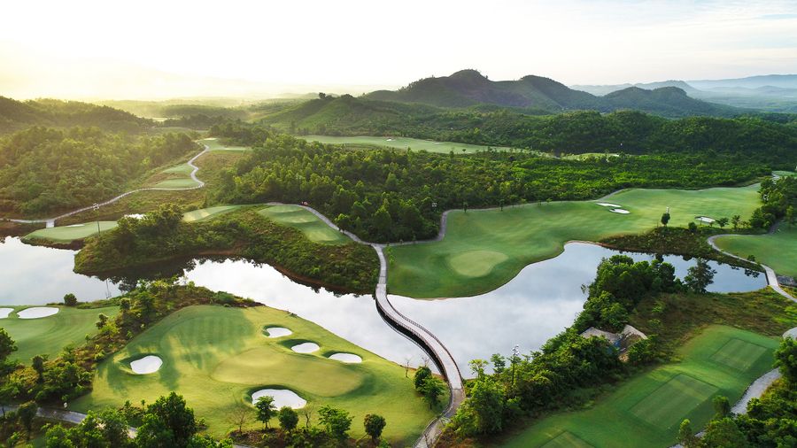 Du Lịch Golf: Khám Phá Những Sân Golf Sang Trọng Và Những Kỳ Nghỉ Đẳng Cấp