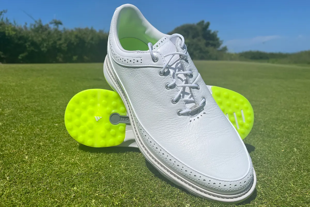 Chọn Giày Golf Phù Hợp: Hướng Dẫn Chọn Size & Kiểu Dáng