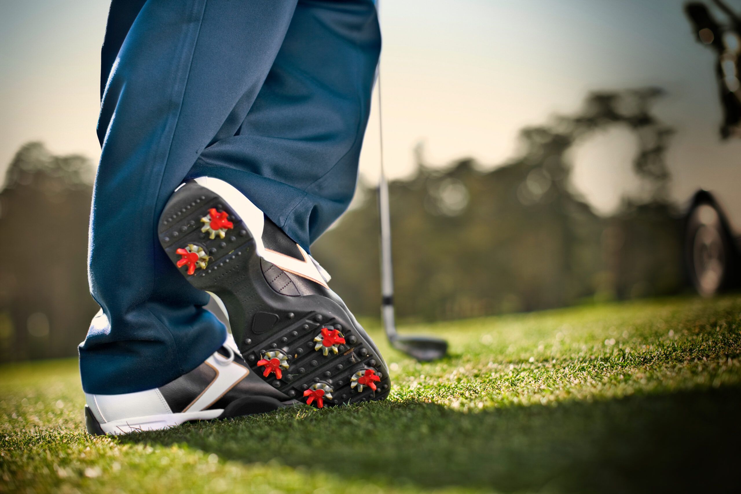 Chọn Giày Golf Phù Hợp: Hướng Dẫn Chọn Size & Kiểu Dáng