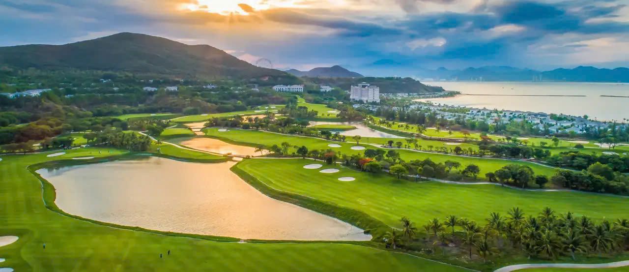 Du Lịch Golf: Khám Phá Những Sân Golf Sang Trọng Và Những Kỳ Nghỉ Đẳng Cấp