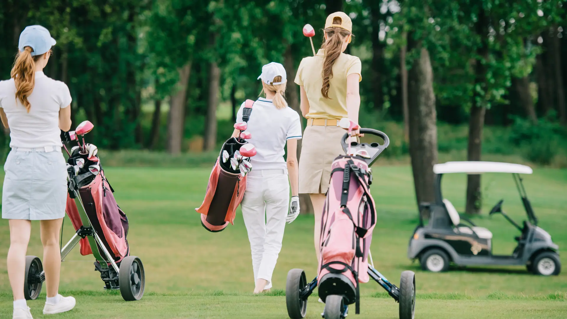 Xu Hướng Thời Trang Golf: Phong Cách Sân Golf Qua Các Mùa