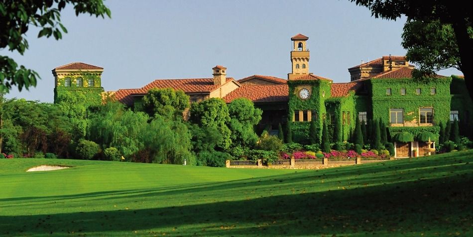 Du Lịch Golf: Khám Phá Những Sân Golf Sang Trọng Và Những Kỳ Nghỉ Đẳng Cấp