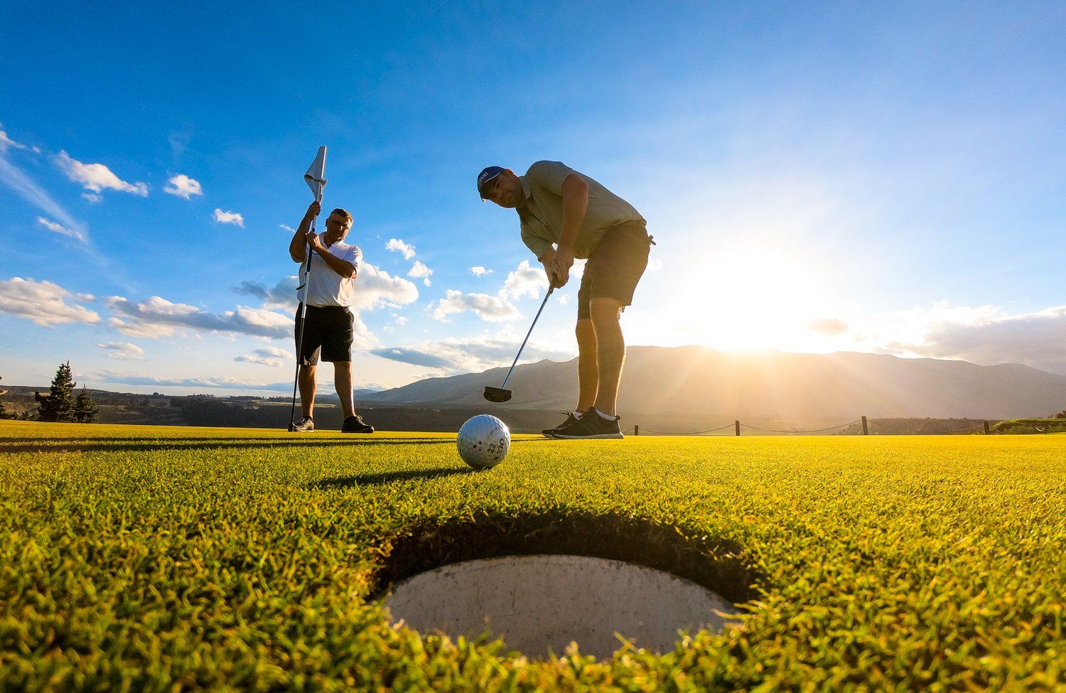 Golf & Kinh Doanh: Nghệ thuật xây dựng mối quan hệ trên sân Golf