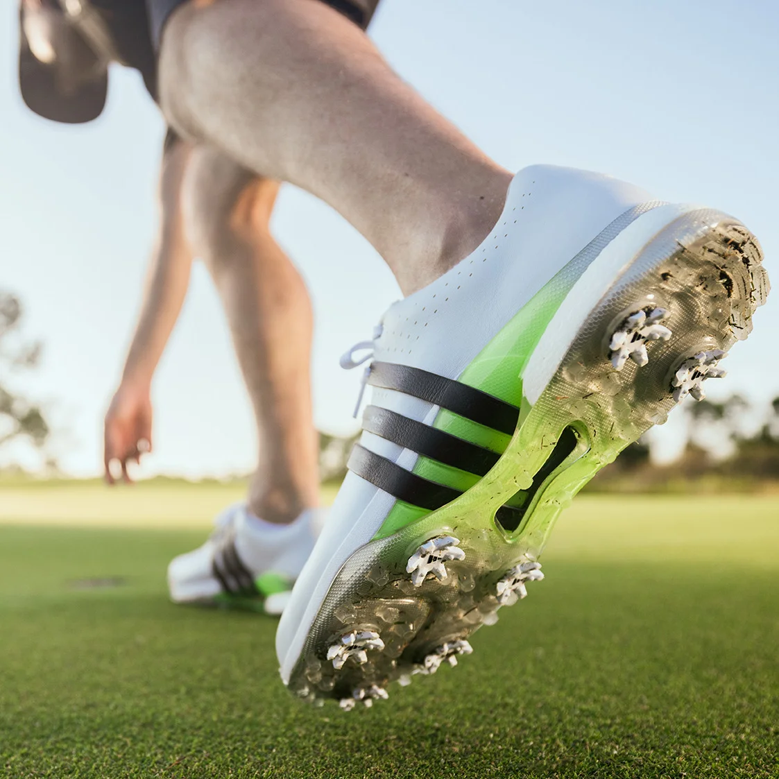 Chọn Giày Golf Phù Hợp: Hướng Dẫn Chọn Size & Kiểu Dáng