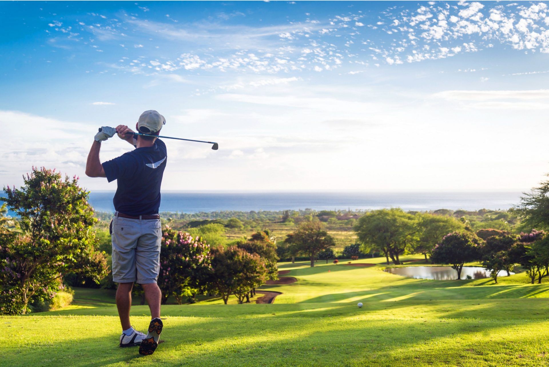 Kỹ Thuật Đặt Mặt Gậy Golf: Bí Quyết Tạo Nên Đường Bóng Hoàn Hảo