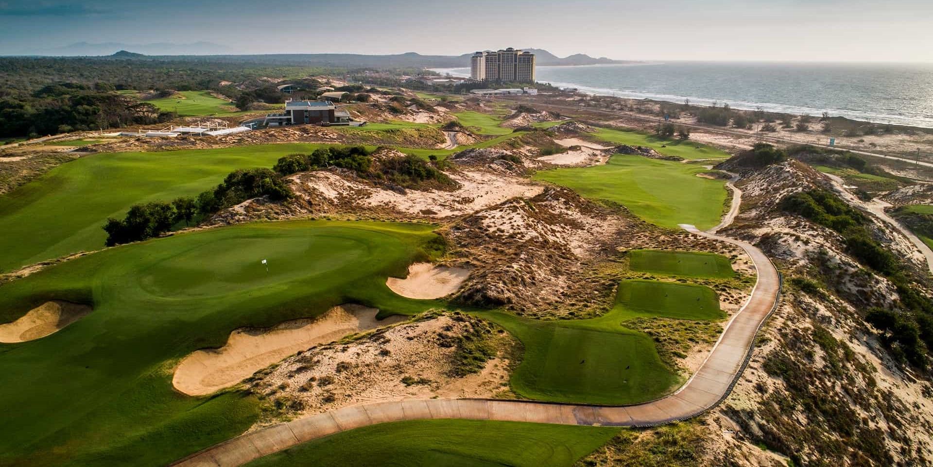 Du Lịch Golf: Khám Phá Những Sân Golf Sang Trọng Và Những Kỳ Nghỉ Đẳng Cấp