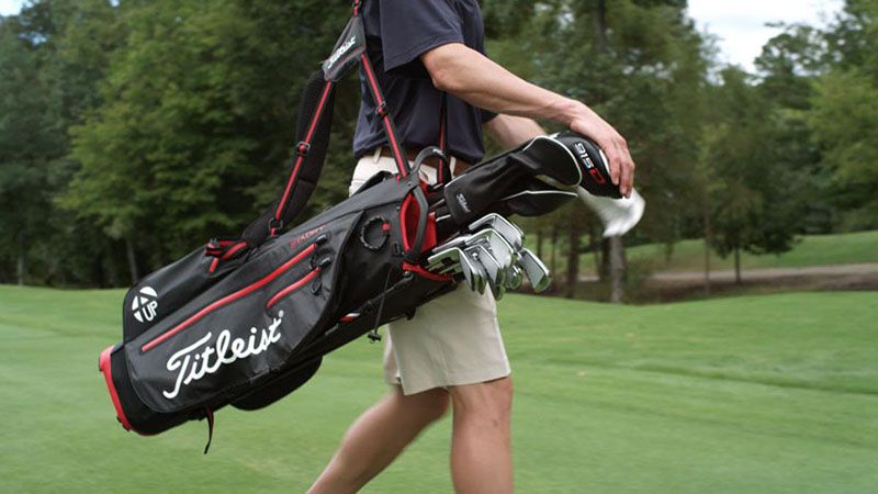 Phụ Kiện Golf Không Thể Thiếu: Túi, Găng Tay, Bóng & Hơn Thế Nữa