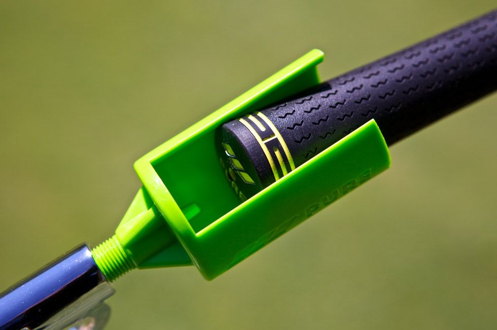 Các Thiết Bị Hỗ Trợ Golfer: Máy Đo Khoảng Cách, Dụng Cụ Chỉnh Sửa Gậy Golf & Hệ Thống Phân Tích Cú Đánh