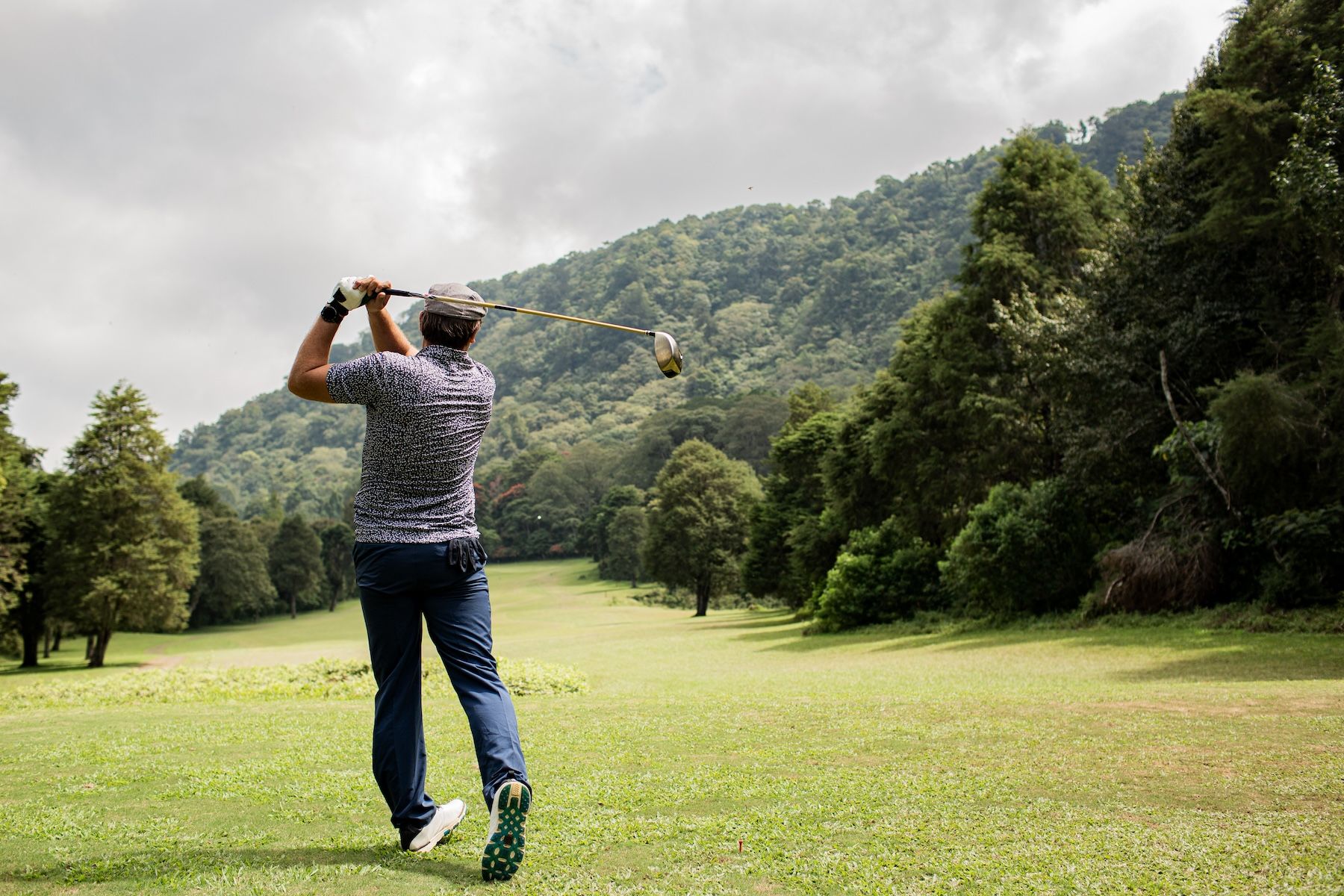 Swing Golf Cho Người Mới: Hướng Dẫn Từng Bước Để Có Cú Swing Hoàn Hảo