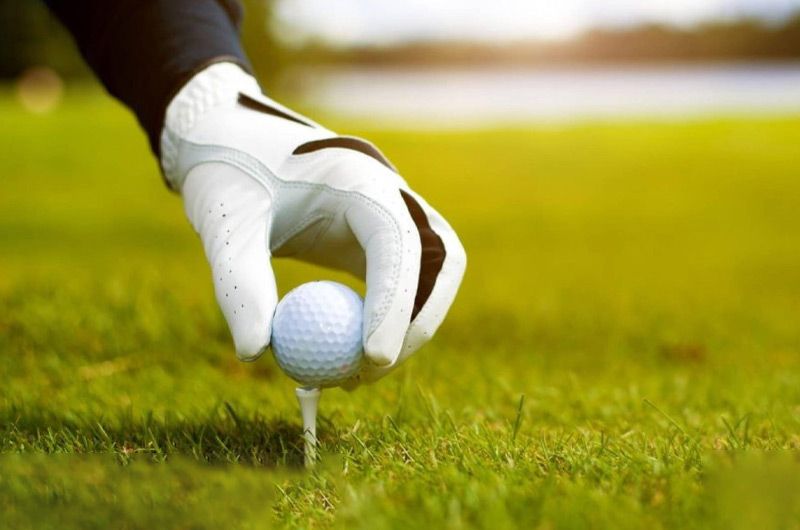 Tee Off Là Gì? Tìm Hiểu Vai Trò Và Quy Định Về Cú Đánh Đầu Tiên Trong Golf