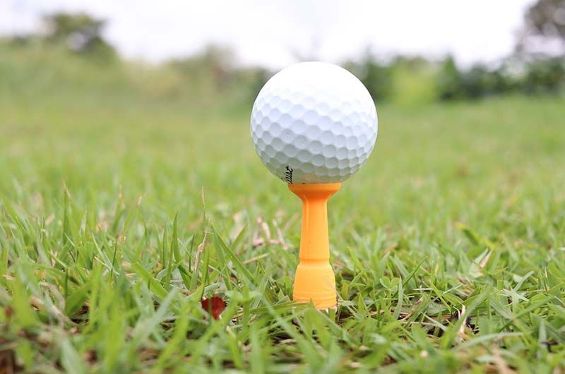 Tee Off Là Gì? Tìm Hiểu Vai Trò Và Quy Định Về Cú Đánh Đầu Tiên Trong Golf